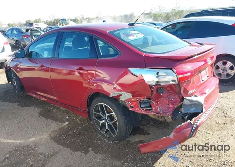 2016 Ford Focus Se z USA, uszkodzony, nr VIN 1FADP3F28GL337117